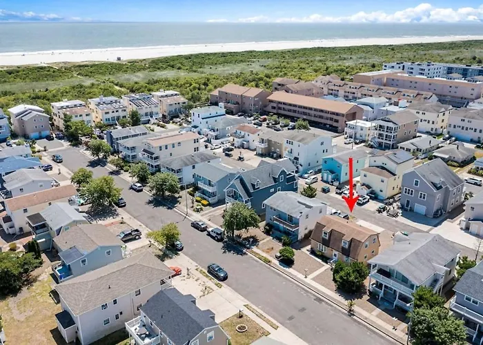 Full House 2 Blocks From Beach