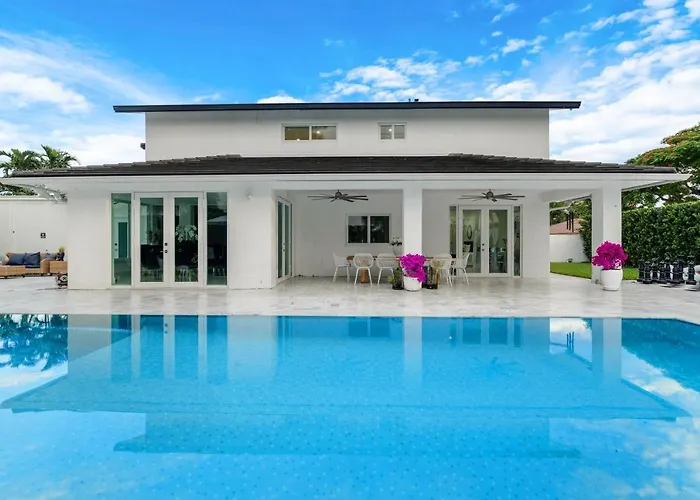 Mia Mansion W/ Pool / Bbq /Cabanna / Outdoor Bar