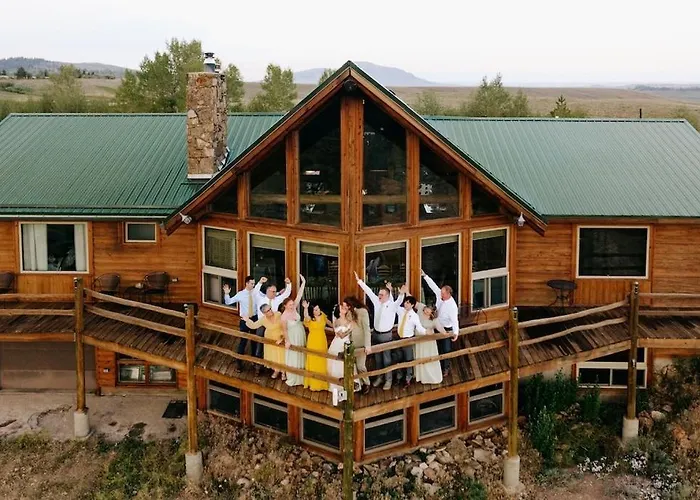 Wapiti Retreat At 22 West Cabins And Recreation