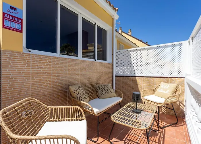 Design House 150M From Las Vistas Beach