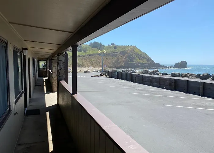 Sea Breeze Motel