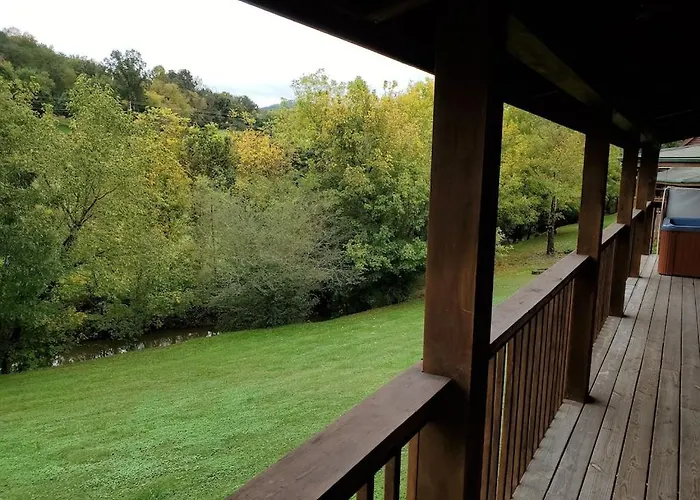 Story Brook: Beautiful True Log Cabin! Close To Dollywood, State Park, And More!