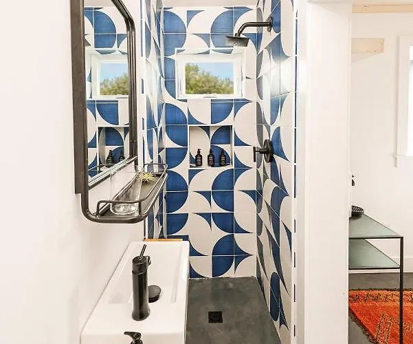 Mini Shortboard Room With A Queen Bed