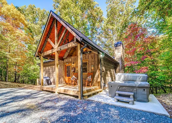 Brand New Build Luxury Mountain Chalet With Hot Tub, Pool, Game Room, Premium Features
