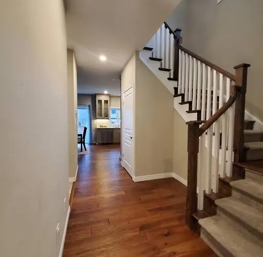 4 Bd Family Retreat - Basement Not Included