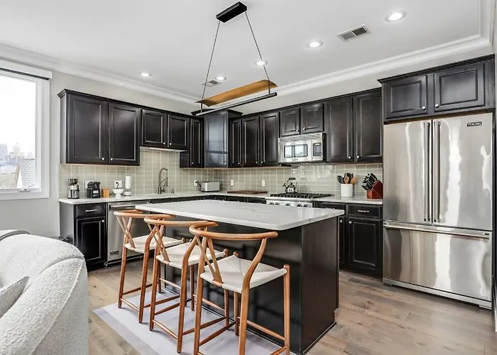 Lumber Barons Detroit Brush Park Penthouse 3Br 2 Kings 1 Queen 2 Baths 1 Car Garage