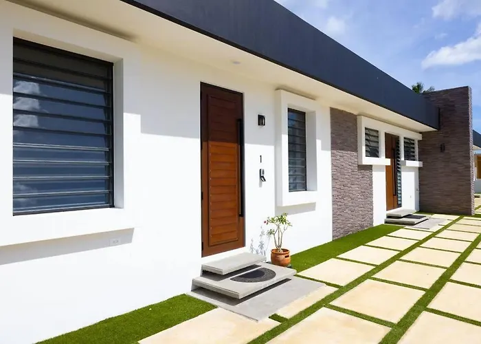 Ramey Cir D, Near Airport, Beaches W/King Bed.