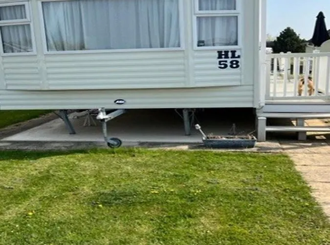 3 Bed 2 Bath Static Mobile Home On Fantastic Park