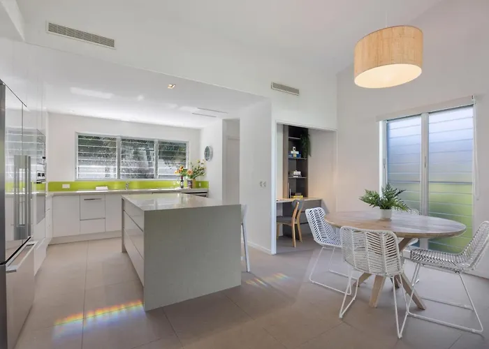 Noosa Gem! Walking Distance To Cafes - Shops - Sunshine Beach And Dog Beach