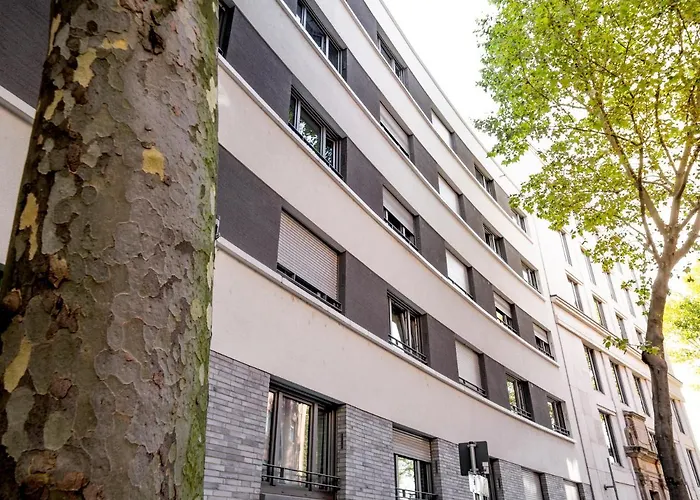 Premium Studio - 1 Min To Hbf