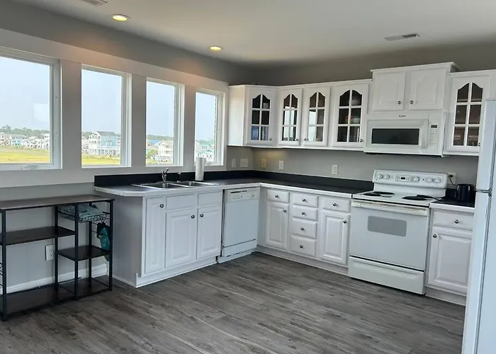 Holden Beach House Second Row With Surround Views!
