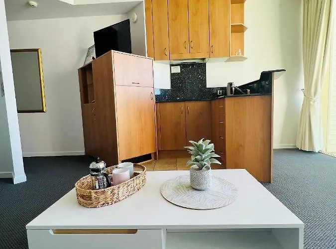 Top Floor Beachside Apartment In The Heart Of Mooloolaba