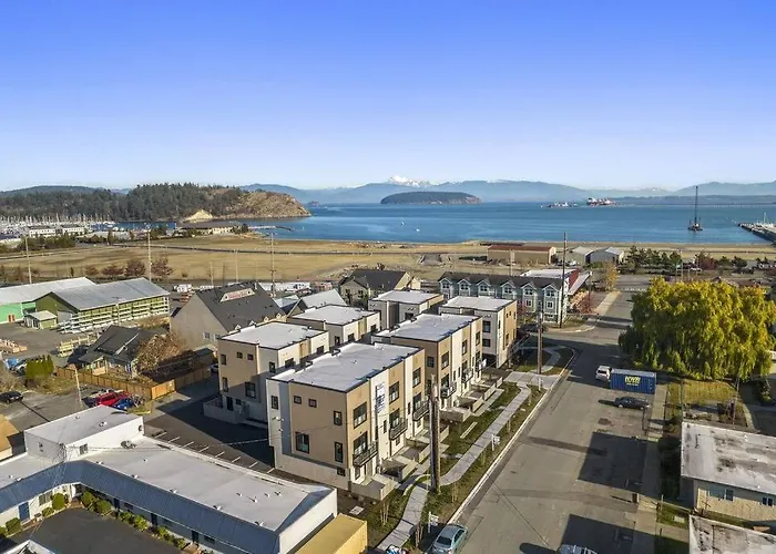 *Brand New* Fully Updated Condo 910 In Anacortes