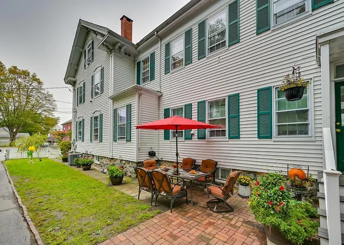 5 Mi To Salem: Furnished Patio At Danvers Studio!