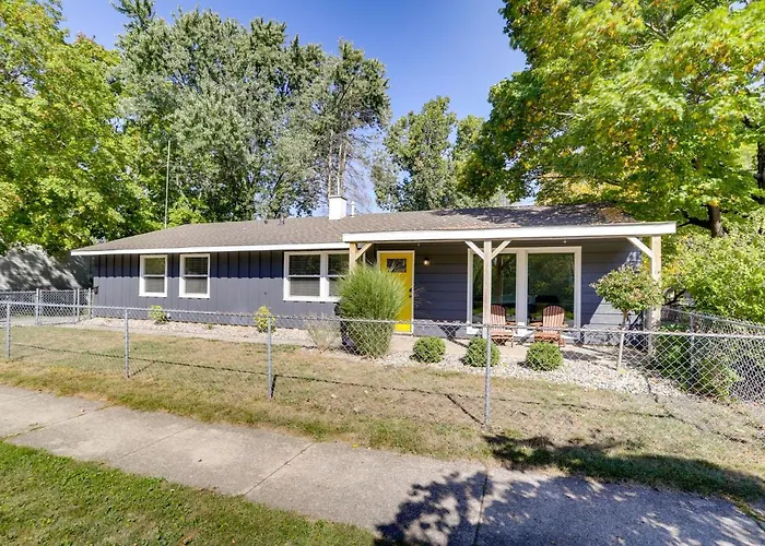 Lovely South Bend Home ~ 3 Mi To Dtwn & Notre Dame
