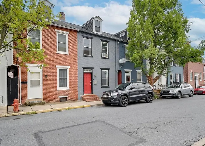 Cozy Retreat In Downtown Lancaster With Backyard Patio