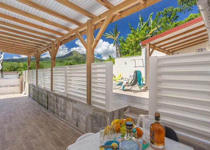 Heliconia - Appt Avec Piscine Partagee