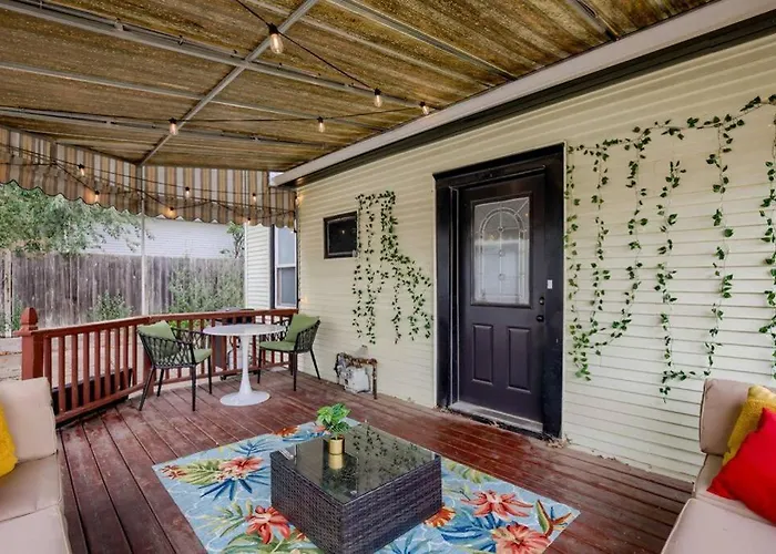 Beautiful - 4Bd With Contemporary Interior