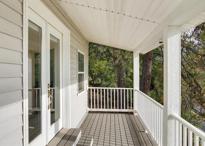 Harrison Getaway W/ Deck & Lake Views!