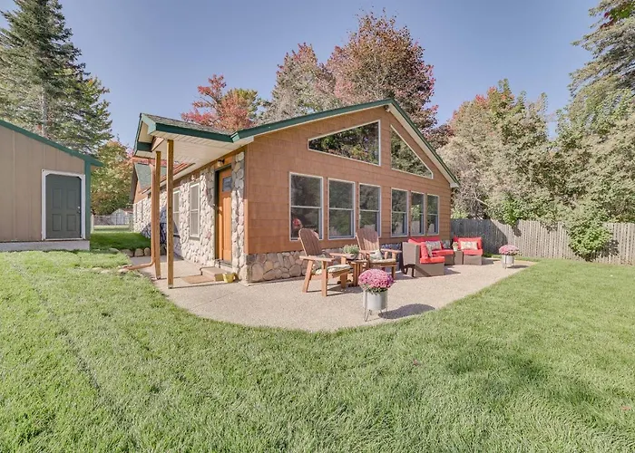 Lakefront Kalkaska Cottage W/ Fire Pit!