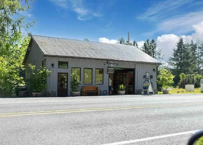 R & R Chalet At Mt. Rainier