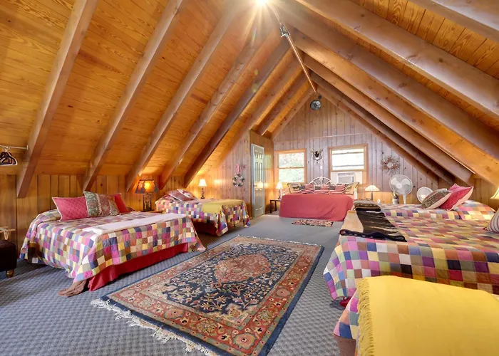 Robbinsville Vacation Rental W/ Covered Balcony