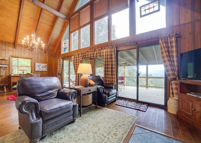 Robbinsville Vacation Rental W/ Covered Balcony