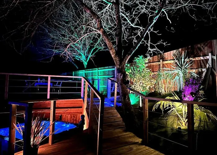 Chalet Et Jaccuzy Sur La Plage