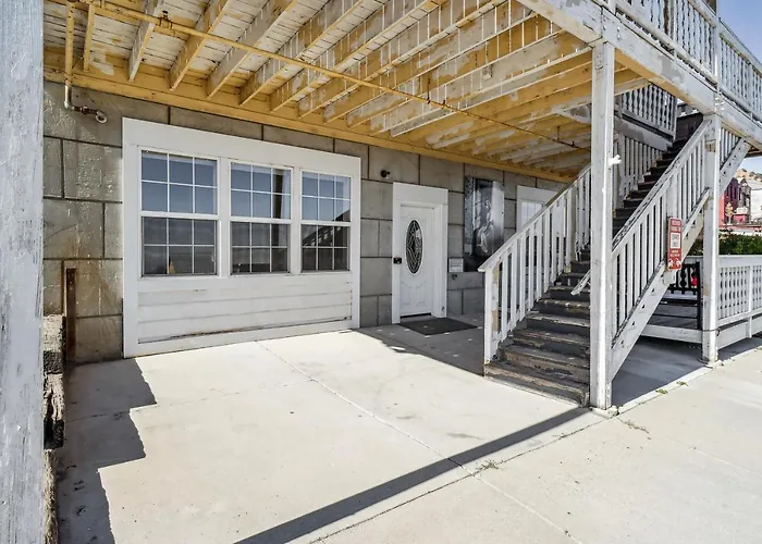 Mtn-View Apt W/ Deck In Historic Virginia City