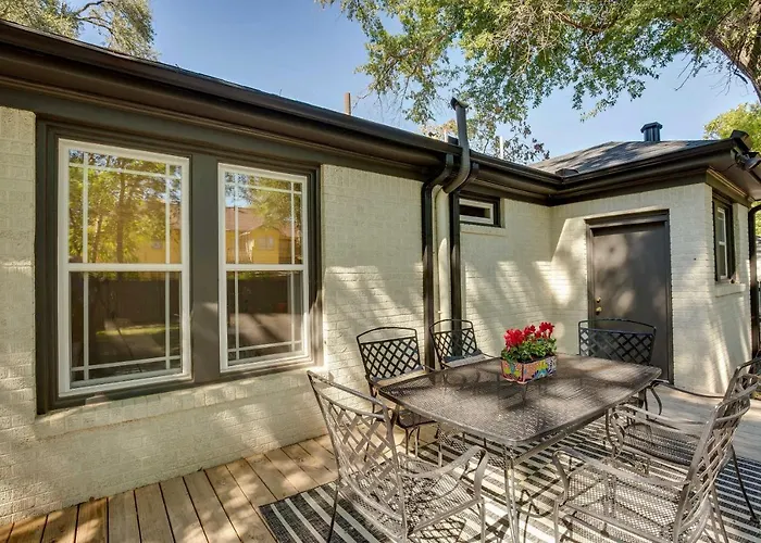 Walk To Dtwn: 'Tyler Tudor' W/ Backyard
