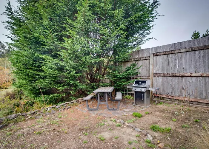 Historic District Home - Walk To Willapa Bay!