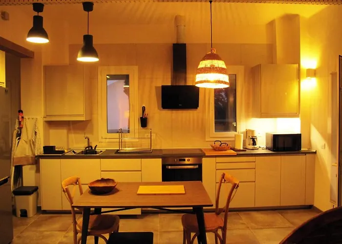 Bungalow Goa Pool View, Playa Roca Residence Sea Front Access - Free Ac - Wifi