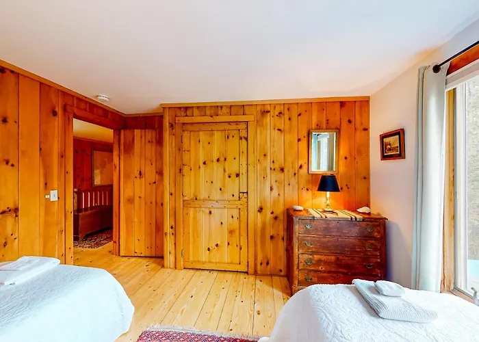 Dog-Friendly 3-Story Home With Wood Stove, Deck, Grill, Ocean Views, W/D, Ac