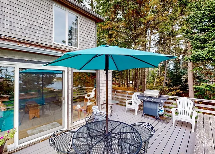 Dog-Friendly 3-Story Home With Wood Stove, Deck, Grill, Ocean Views, W/D, Ac