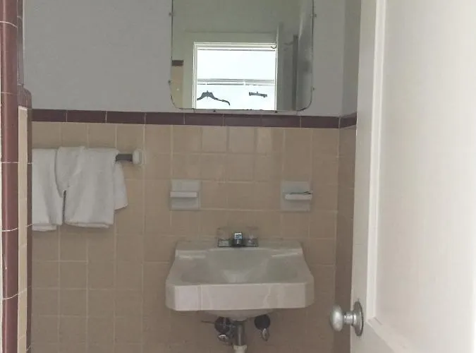 Economy Inn