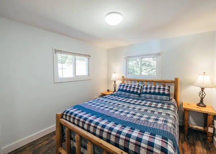 Lakefront Stunning Home, Only 30 Min To Sugarloaf!