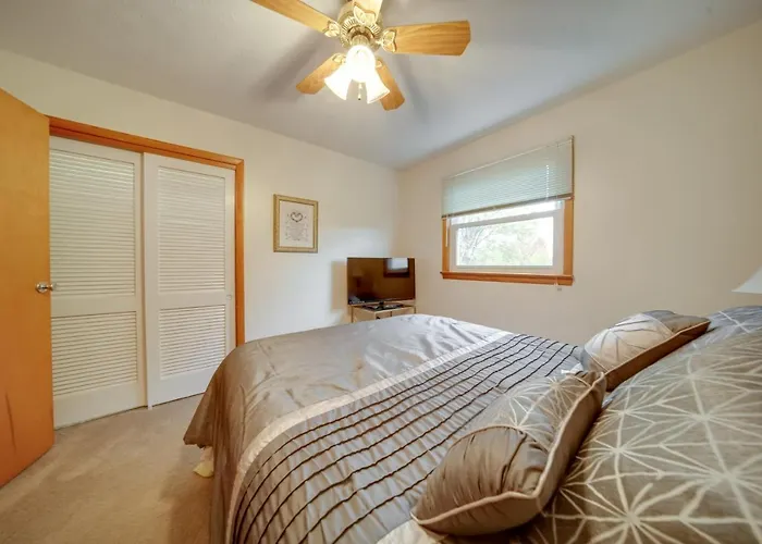 Cozy Ripley Apartment - 21 Mi To Downtown Erie!