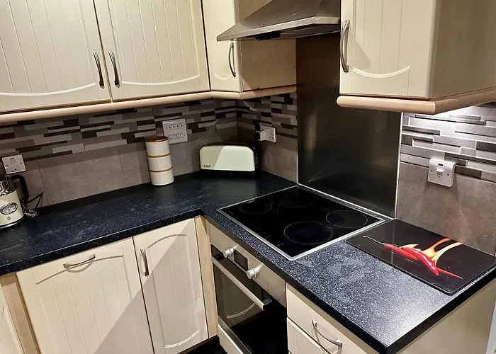 2 Bedroom Flat Ground Floor Town Centre Colchester