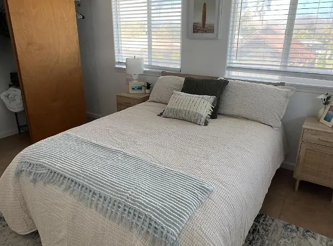 Kailani Loft, Kailua Coconut Grove 1-Bedroom