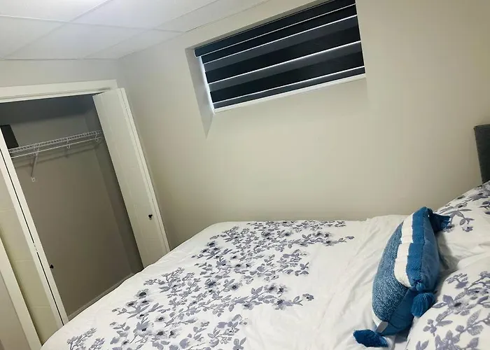 1 Bedroom Modern Basement Suite With Private Entrance