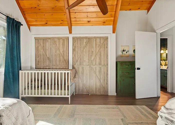 Romantic & Family Friendly Chalet In The Woods