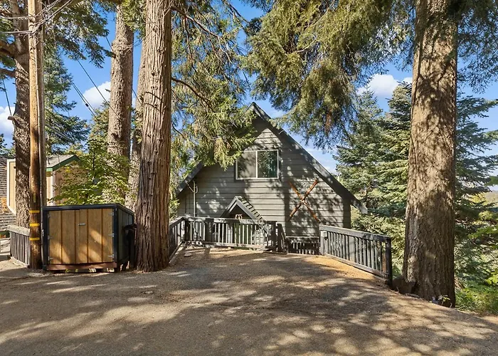 Romantic & Family Friendly Chalet In The Woods
