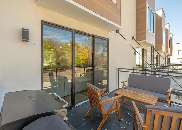 Centralpark Townhome B10
