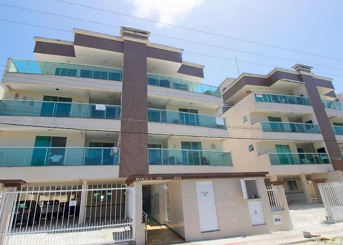 Apto 2Q C/ Churrasq. No Centro - Bombinhas Caa103