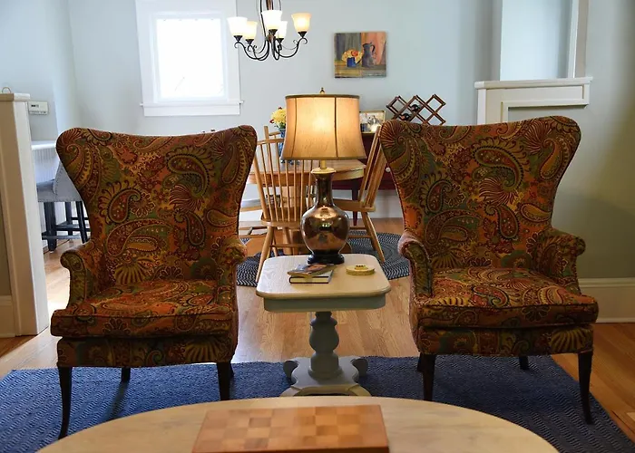 Cozy Home Near All Milwaukee Attractions