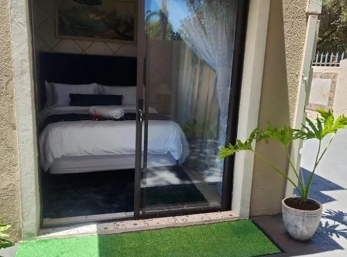 17 Byvanger Luxury Home Deluxe Queen Suite Room 1
