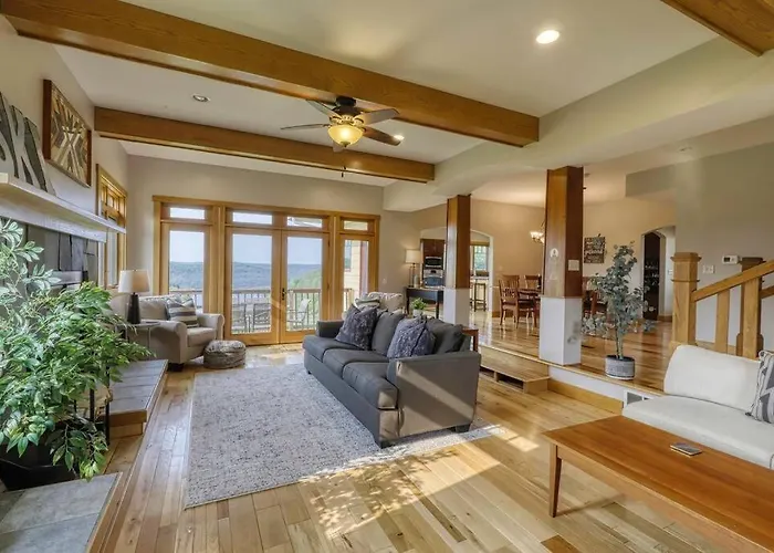 Huge Home W Studio Apt-Mountain Views-Hot Tub-Sauna