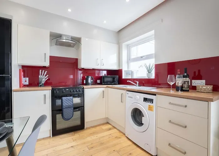 Harbour View Apartment - Fantastic Sea Views Over Portrush Harbour