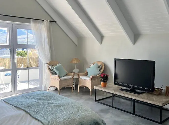 A Mountain & Country Haven