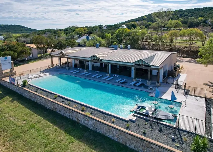 Modern Graford Cabin: Walk To Possum Kingdom Lake!